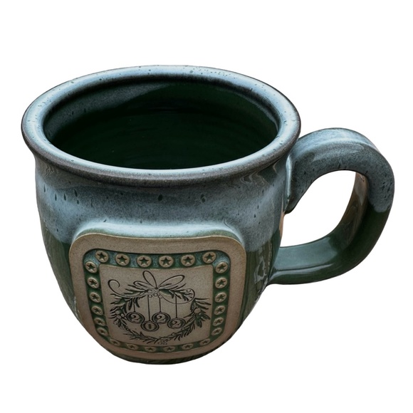 SUNSET HILL Stoneware Coffee Mug Christmas 2022 Wreath Ornaments - Picture 3 of 7